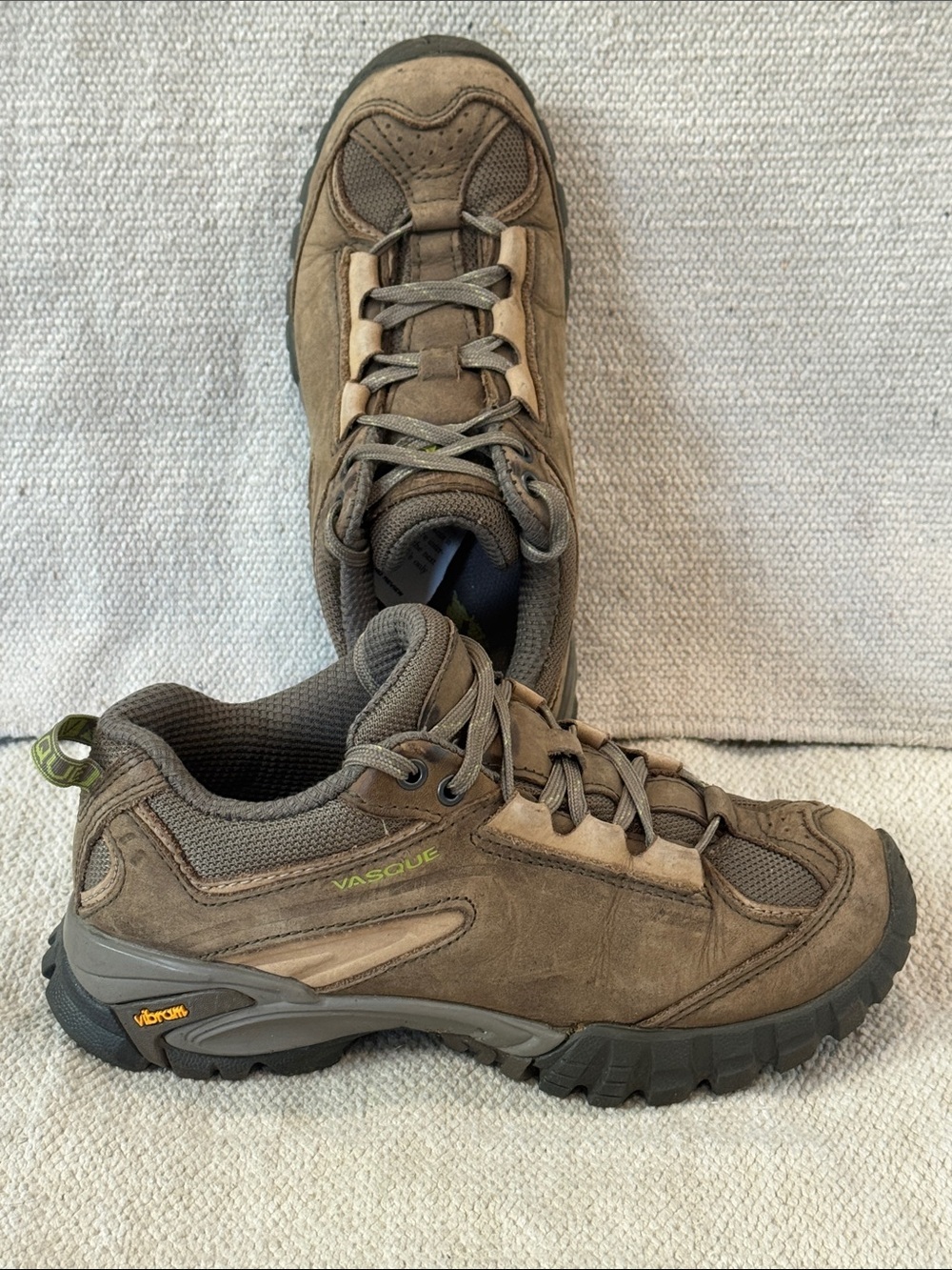 Vasque Women’s size 6.5 Tan Hiking Shoes/boots